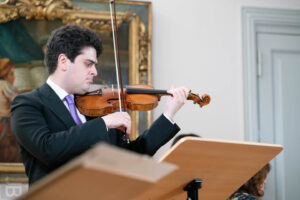 Michael Barenboim spielt im Händelhaus in Halle (Saale) (Foto: Joachim Blobel)