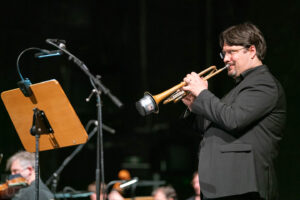 Solo-Trompeter Bruno Bastian im Konzert "Panorama Ciego" mit der Staatskapelle Halle (Foto: Joachim Blobel)